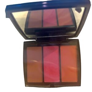 Anastasia blushed trio colors🌹